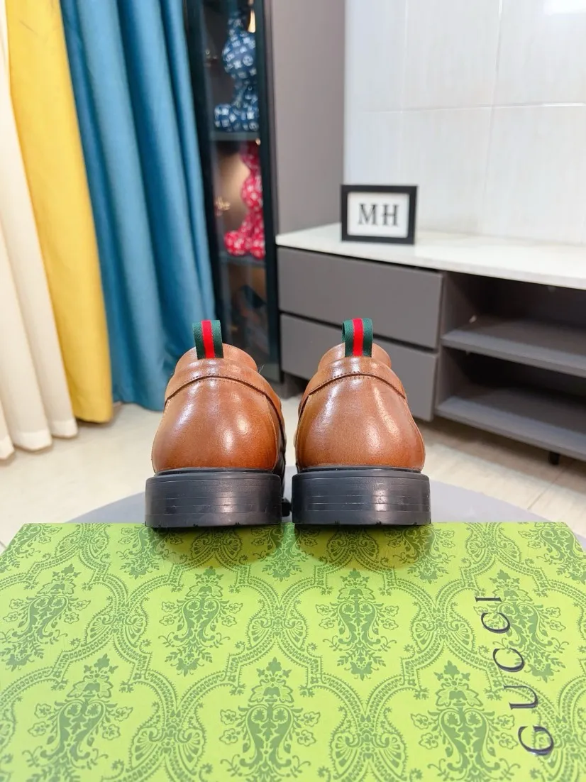 Men's shoes 💰500🌹🌹[GUCCI Gucci] A new style of formal men's leather shoes is coming ~ The original quality upper is made of Italian cowhide➕The leather is soft and delicate, comfortable and soft. The top layer of genuine leather, rubber wear-resistant outsole, the shoe shape is dignified and domineering, and the luxury charm is not concealed! The natural and free nouveau riche leads the trend. Code number: 38-44